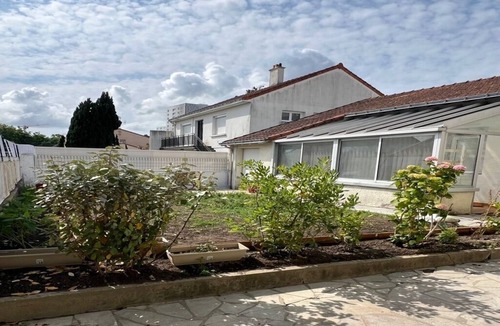 Bout des paves-Chene des Anglais House | Nantes House sleeps 7 Quick access all directions Airport