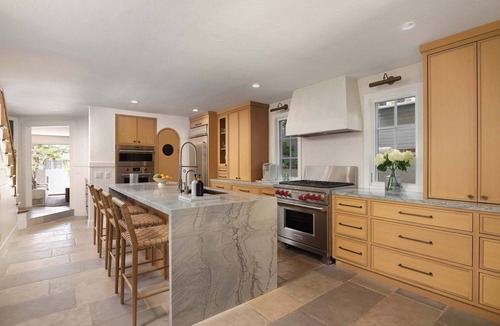 Beach Barber Tract House | Nantucket-Style Beach Home, Ocean Views and Rooftop Deck