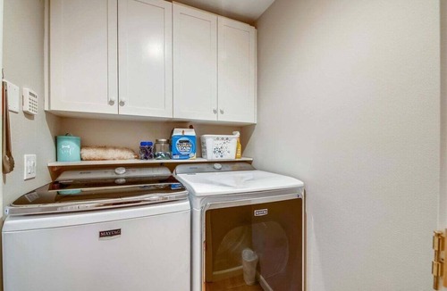 Downtown Cannon Beach House | Nantucket West - Hot Tub!