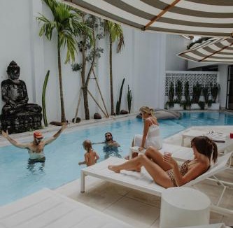 Babakan Villa | Nanuku House