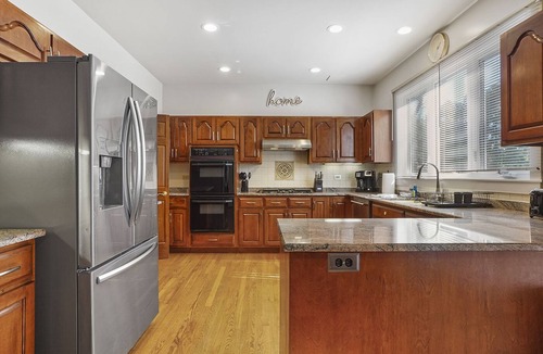 Naperville House | Naperville FHS Rental - Harmony Ct