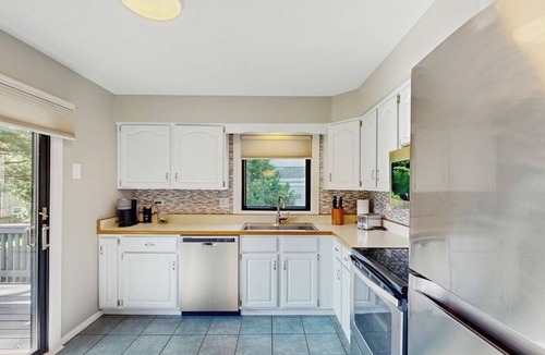 Naperville House | Naperville Spacious Nest - 3BDR/2.5 BTHR