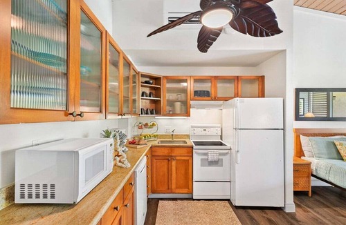 Napili Condo | Napili Shores D227 OceanFront Resort w Pool, Steps to Sandy Beach