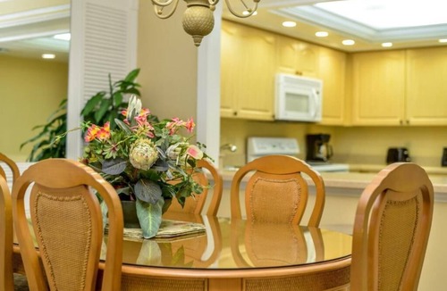 Old Naples Villa | Naples | Family Marina Base | Pool + Bay | 2BR Condo