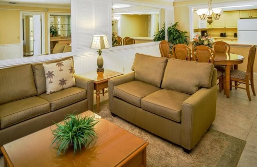 Old Naples Villa | Naples | Family Marina Base | Pool + Bay | 2BR Condo