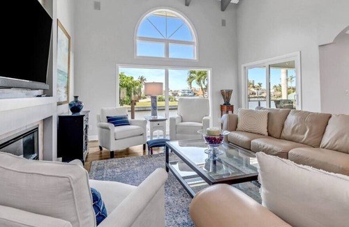 Connors House | Naples Luxury Waterfront Retreat