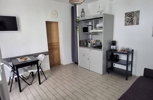 Port-Saint-Louis-du-Rhone House | NAPO MISTRAL 2 COMFORTABLE APARTMENT