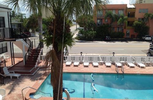 Central Beach Hotel | Napoli Belmar Resort