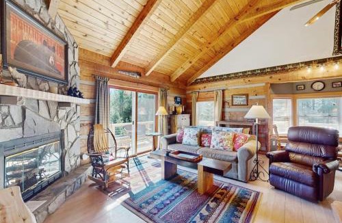 Foscoe House | Napping Bear Cabin