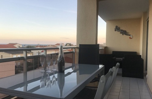 Narbonne-Plage Apartment | Narbonne plage Facing the beach and 2 min walk from the city center