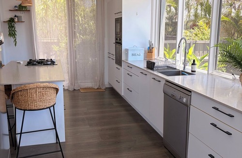 Narrabeen House | Narrabeen Beach Holiday Haven