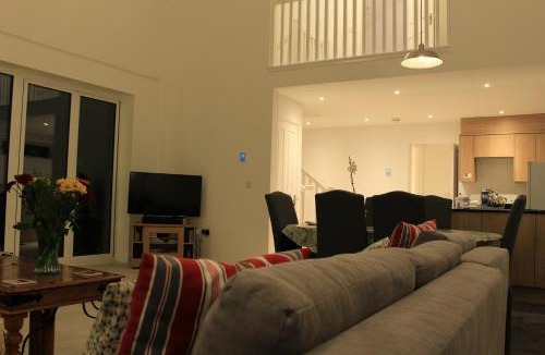 Kingswear House | Narracott Down