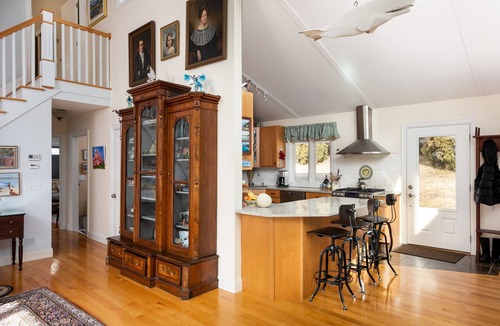 Wakefield-Peacedale House | Narragansett Beach
