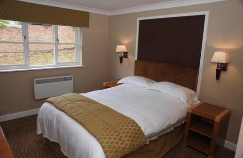 Litchborough Hotel | Narrowboat at Weedon