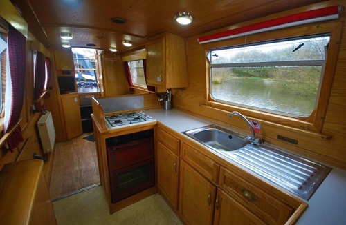 Middlewich Boat Rental | Narrowboat - Sleeps 2 - Casanova