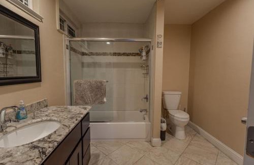 South San Jose House | NARVAEZ MASTER room private entry and bathroom