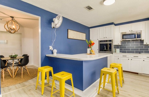 Pensacola House | NAS, Pensacola Beach, Pool House -20mins to both beaches
