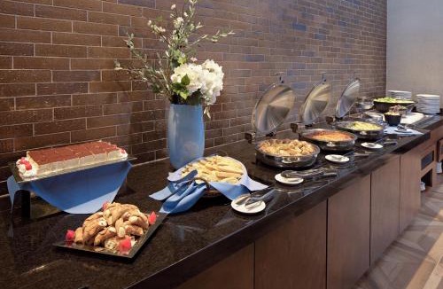 Merry Oaks Hotel | Nashville Airport Marriott