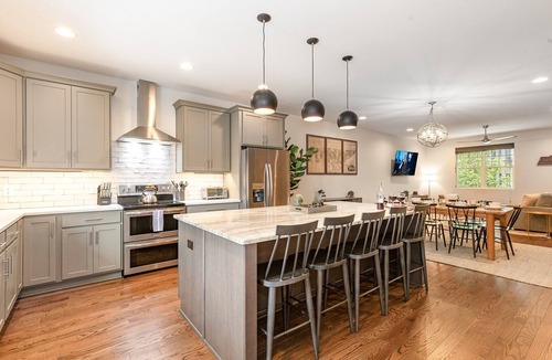 Historic Waverly House | Nashville Comfort-Mins to Broadway-12th S District