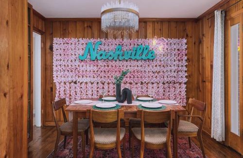 Hillwood House | Nashville Gem Grill Mini Pickleball Sleeps 12