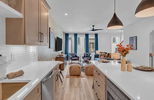 Katie Hill Neighborhood Apartment | Nashville Hideaway - Rooftop Patio w City Views