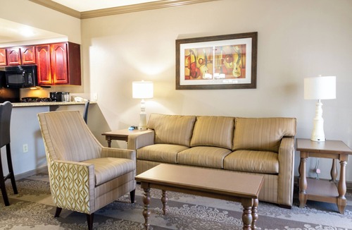Pennington Bend Condo | Nashville | Live Music | Pool & Broadway | 2BR Condo