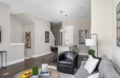 Nashville Condo | Nashville Luxe Stay Views & Hot Tub