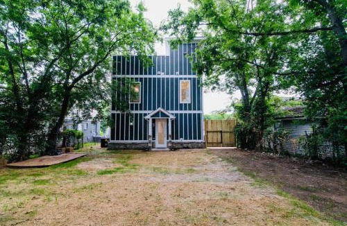 Hadley - Washington Villa | Nashville Oasis