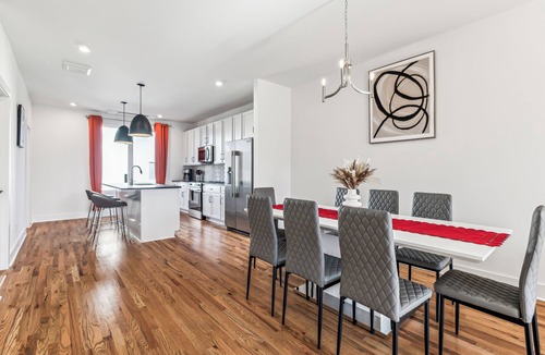 Nashville House | Nashville Rooftop Oasis! 8 min Broadway. Sleeps 12