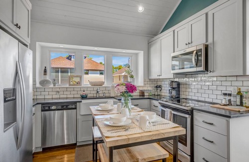 Belmont - Hillsboro House | Nashville's Best Historic Neighborhood! Walk to Food & Shopping!