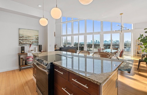 Katie Hill Neighborhood House | Nashville Skyline Views - 3BR/3BA, 5 Mins to Downtown