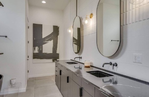 Katie Hill Neighborhood House | Nashville Skyline Views - 3BR/3BA, 5 Mins to Downtown