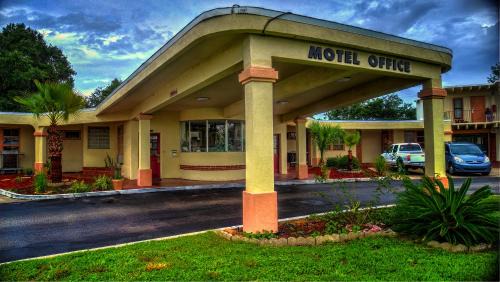 Yulee Hotel | Nassau Holiday Motel