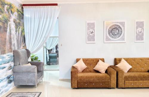 Temerloh House | NASUHA HOMESTAY 1 TEMERLOH Semi-D House, 4 Bedroom, 3 Bathroom, 5 Unit Aircond, Free Wifi and Netflix, Near Hospital with Private Pool