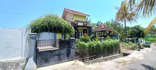 Kalipuro House | Natiga Guest House