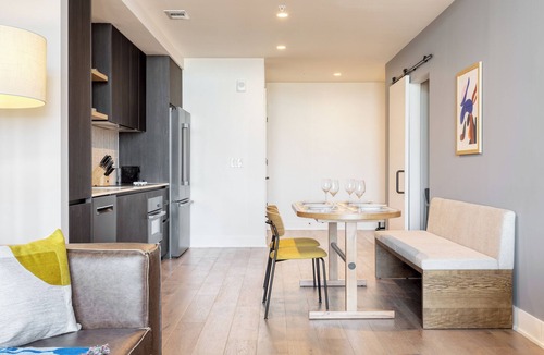 Rainey Street Historic District Apartment | Natiivo by AvantStay