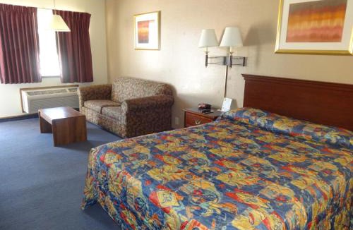 Garden City Hotel | National 9 Inn