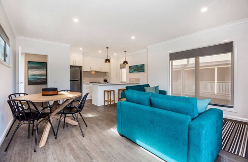 Bendigo Hotel | National Hotel Complex and Bendigo Central Apartments