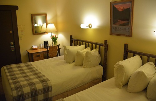 Longmire Hotel | National Park Inn