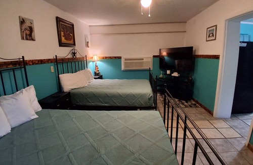 Buchanan Dam Cabin | Native American Suite