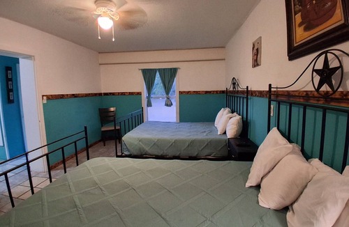 Buchanan Dam Cabin | Native American Suite