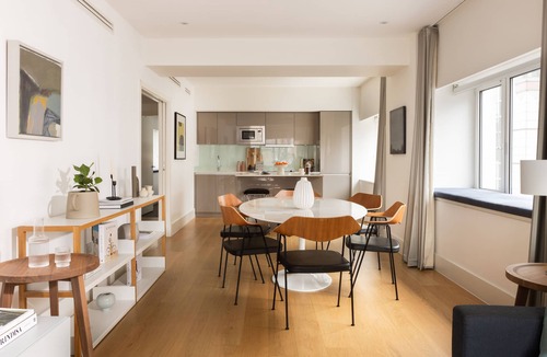 Tower Hill Apartment | Native Tower Bridge