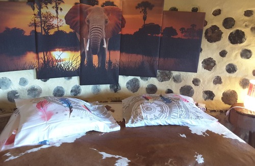 Bargeme Cabin | Natural African Case