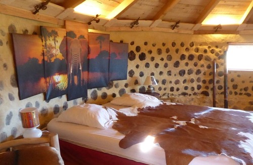 Bargeme Cabin | Natural African Case