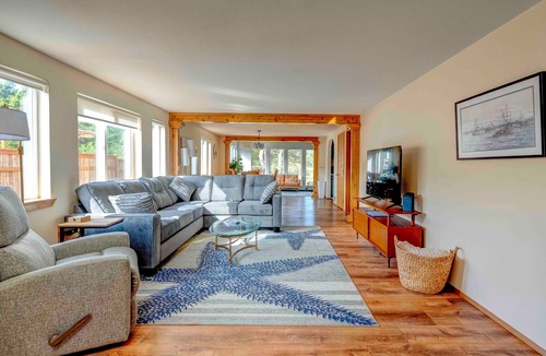 Westport House | Natural Beauty with dog friendly yard