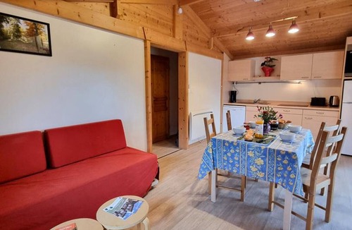 Usson-en-Forez Cottage | Natural chalet, pets welcome - 4 guests