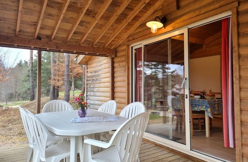 Usson-en-Forez Cottage | Natural chalet, pets welcome - 4 guests