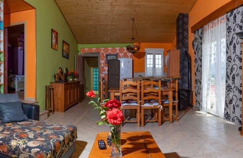 Muro del Alcoy Cottage | Natural cottage children pet