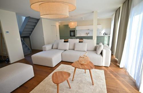 Milly-la-Foret Villa | Natural Design Lodge Villa Nomade groupe avec jacuzzi centre de Milly la Forêt !