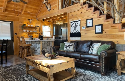 Hot Springs Cabin | Natural State Cabins - 5 Cabin Listing
